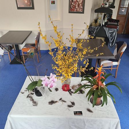 Hotel Saint Julien Aux Bois 外观 照片